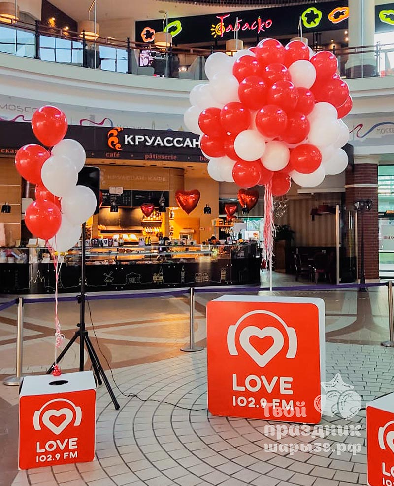 Огромное облако из 100 шаров для Loveradio Шары39,Калининград