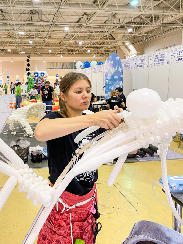 Чемпионат России по професиональному аэродизайну 2022. Работа над большой скульптурой